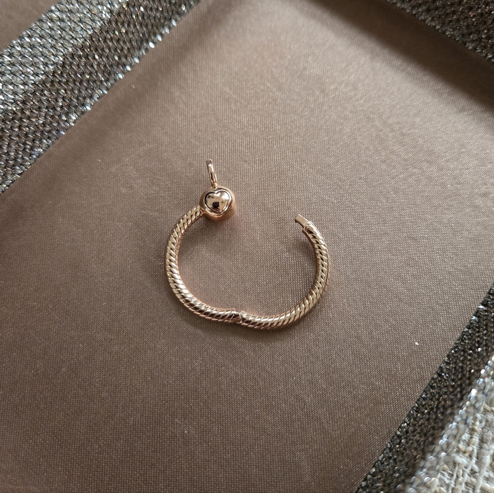 Pandora Moments Rose Gold Small O Pendant - Picture 5 of 7